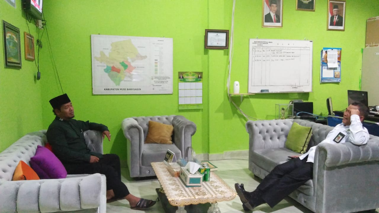 KH. Ahmad Mubari Bersilaturahim Kakankemenag Muba KH. Ahmad Mubari Bersilaturahim Kakankemenag Muba