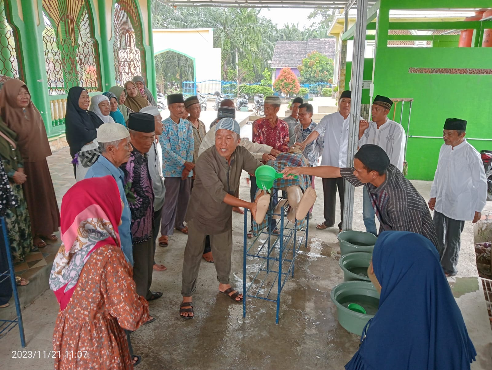 MUI Sanga Desa mengadakan Praktek Pelatihan Mengurus Jenazah MUI Sanga Desa mengadakan Praktek Pelatihan Mengurus Jenazah
