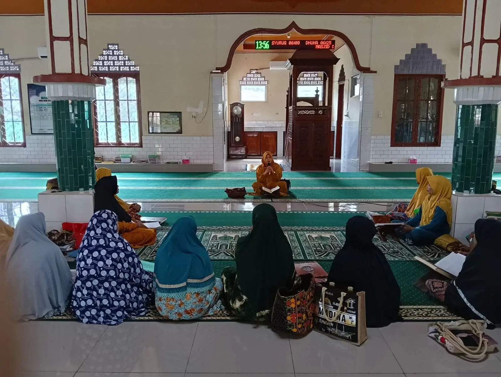 MT. ISTIQOMAH BUMI AYU GELAR PENGAJIAN BAHAS “MUBAZIR: PERILAKU YANG DIBENCI ALLAH” MT. ISTIQOMAH BUMI AYU GELAR PENGAJIAN BAHAS “MUBAZIR: PERILAKU YANG DIBENCI ALLAH”