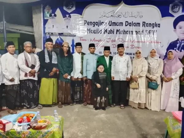 Gema Sholawat Bersama Da'i AKSI Nasional Ustadz Mumuy Peringatan Maulid Nabi di Masjid At-Taqwa Sungai Angit