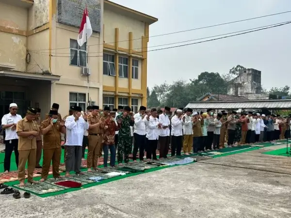 Bersatu dalam Doa, Forkopimcam dan Masyarakat Sanga Desa Mohon Hujan yang Penuh Berkah